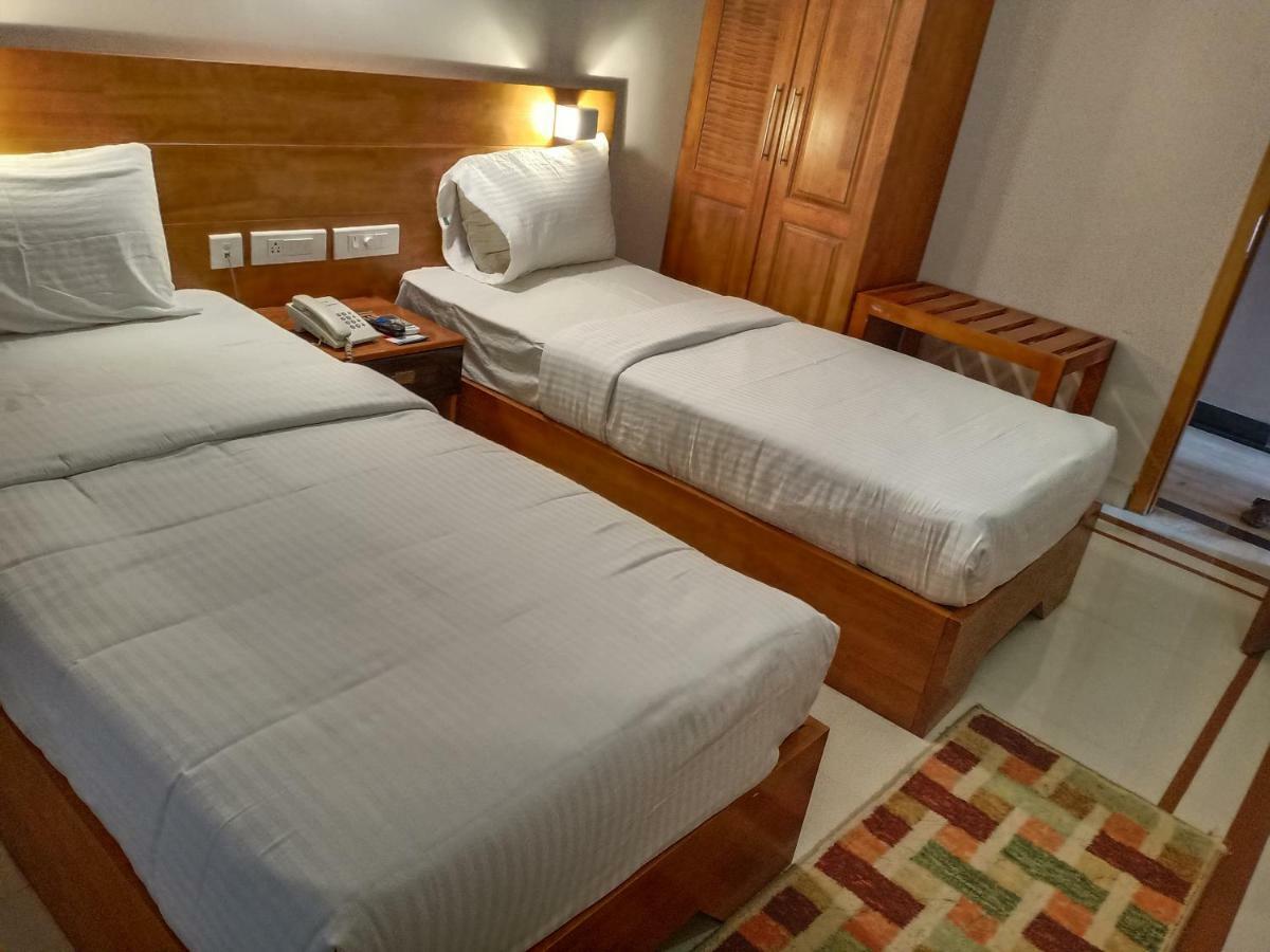 Hotel Devanganam Residency Guruvāyūr Exteriér fotografie