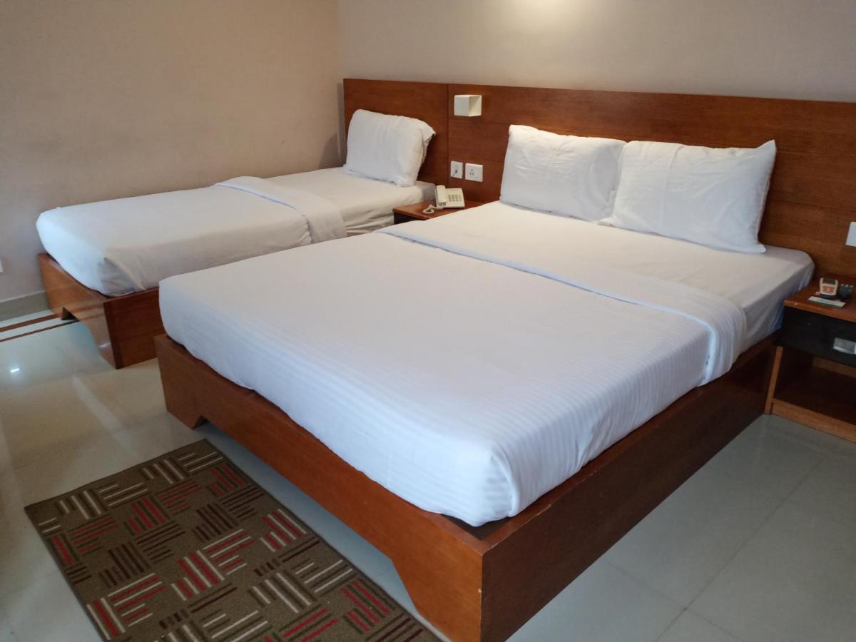 Hotel Devanganam Residency Guruvāyūr Exteriér fotografie