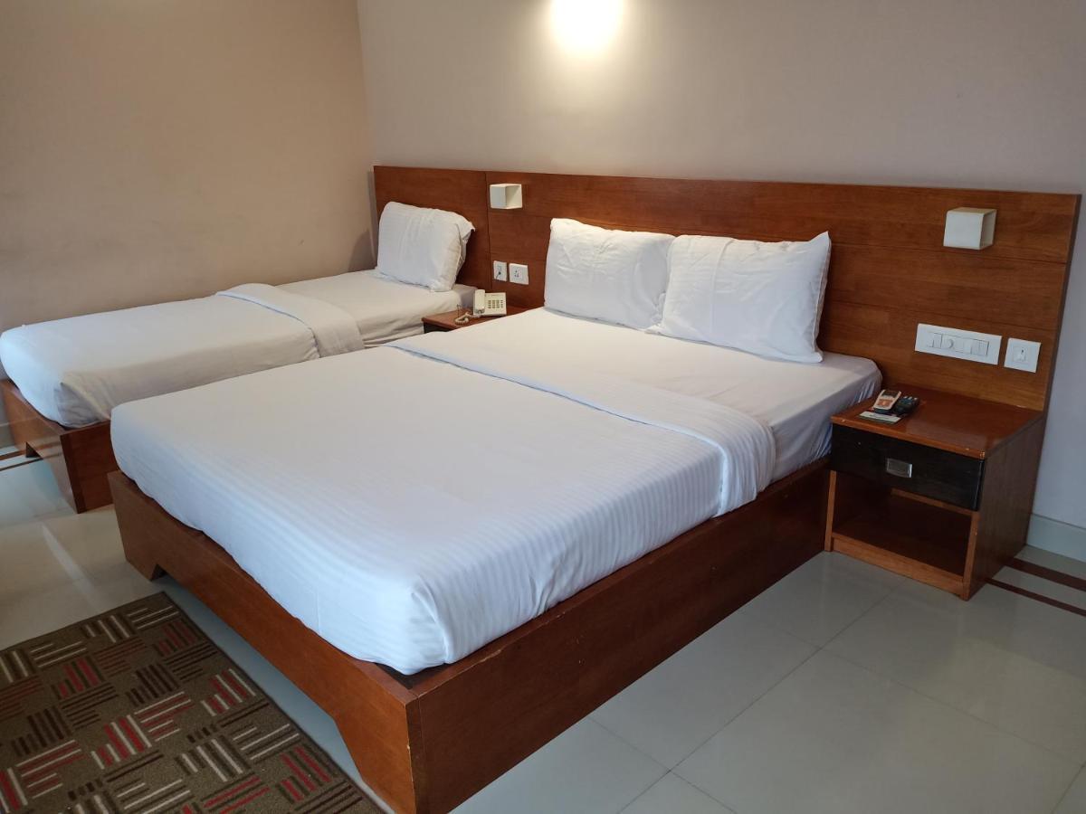 Hotel Devanganam Residency Guruvāyūr Exteriér fotografie